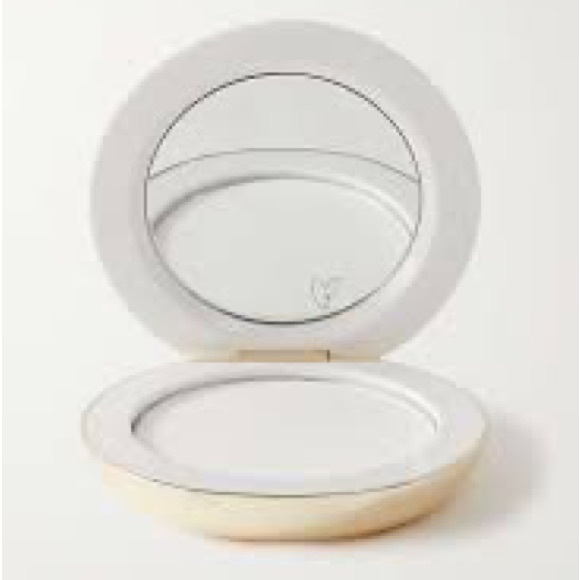 Westman Atelier Vital Pressed skincare powder in translucent. New/ never tried - Picture 3 of 5